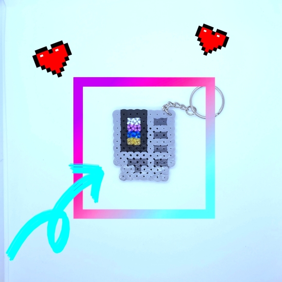 Eye-Catching Retro Computer Disk Keychain! - Picture 2 of 3